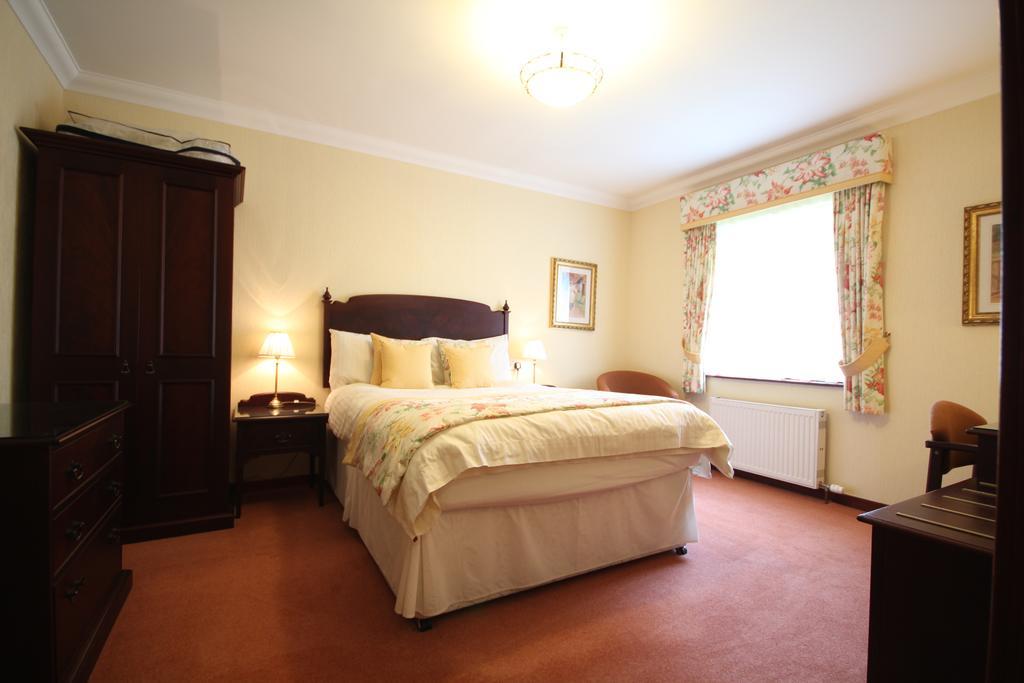 Strathburn Hotel Inverurie Exterior foto